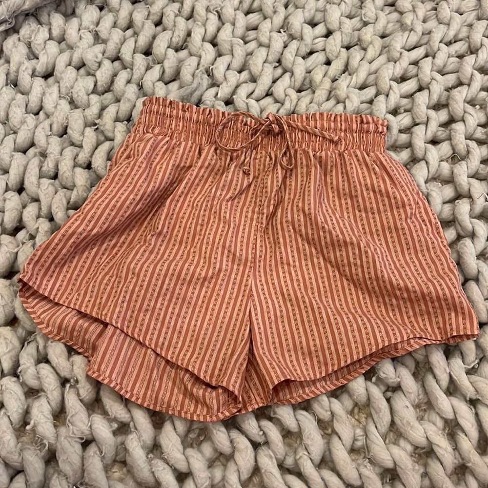 Super cute striped shorts w/ bow